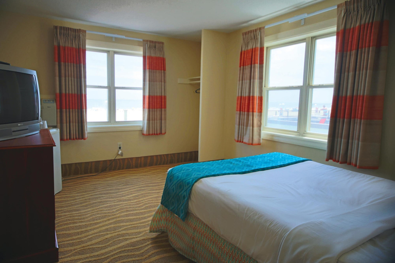 Bedroom 3, Plim Plaza Hotel, Worcester