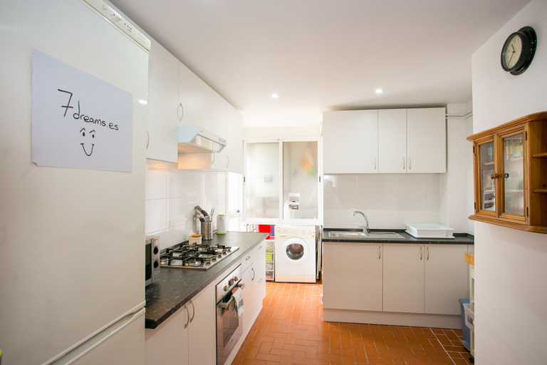 Others 3, Modern Penthouse Near Sagrada Familia With Terrace, Barcelona