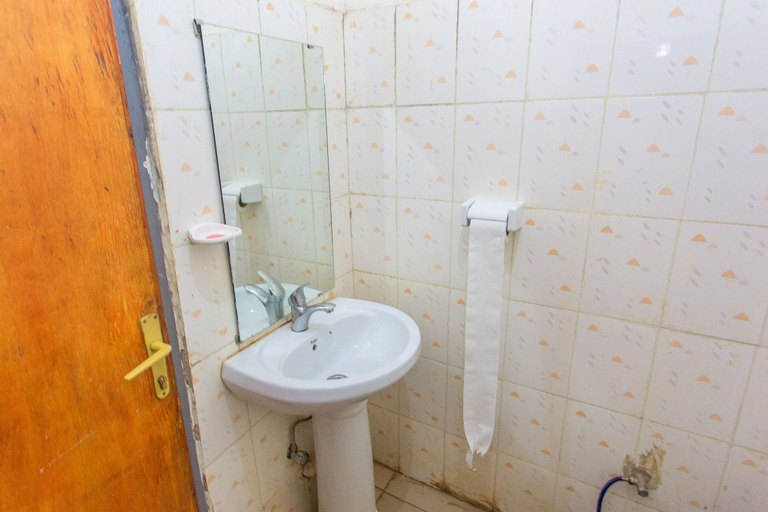 Bathroom 3, Medi Motel, Gasabo