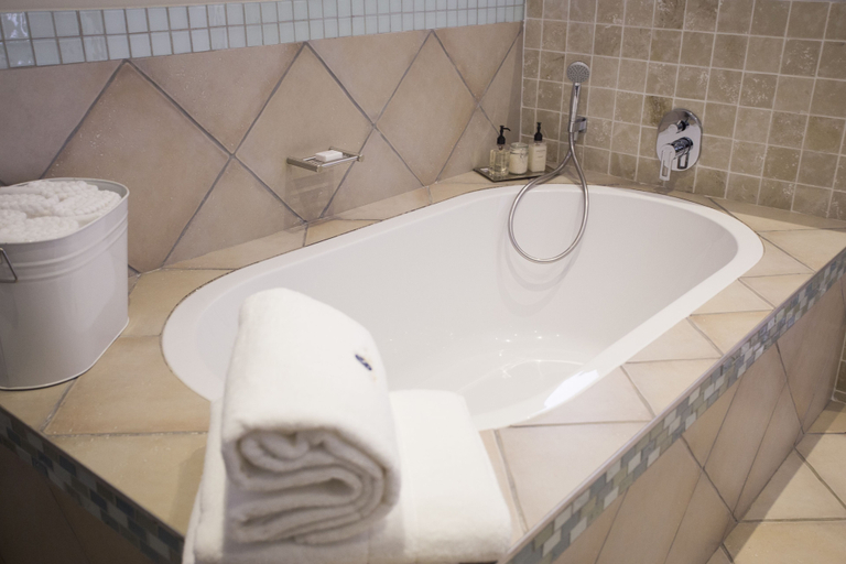 Bathroom 4, The Browns' Luxury Guest Suites, Nkangala