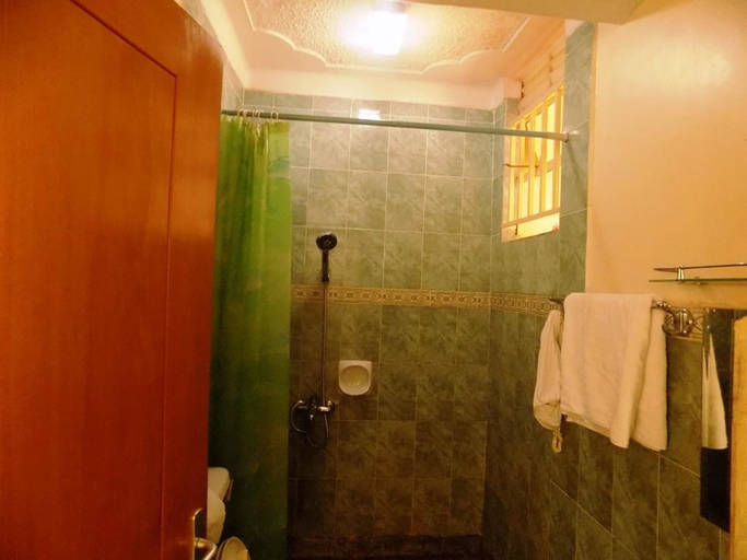 Bathroom, Palm Springs Hotel, Masaka