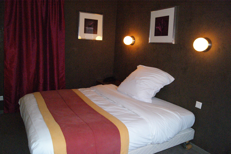 Bedroom 3, Hôtel 1er Consul Rouen, Seine-Maritime