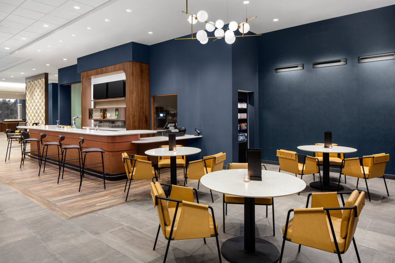 Food & Drinks 5, Courtyard by Marriott Lansing Downtown, Ingham