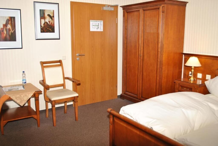 Bedroom 4, Waldhotel Rheinbach, Rhein-Sieg-Kreis