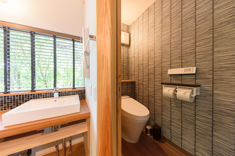 Bathroom 4, Yufuin Iyotomi, Yufu