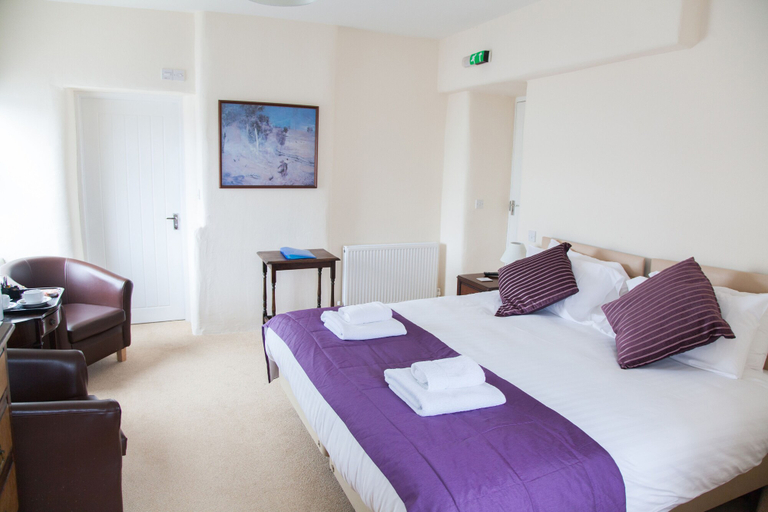 Bedroom 2, The Poltimore Inn, Devon