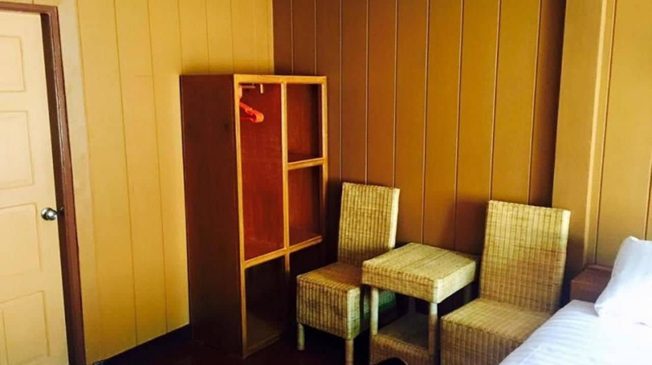 Bedroom 2, Golden Fish Motel, Taunggye
