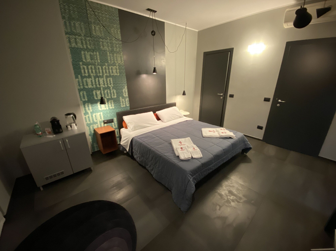 Bedroom 2, Tiburtina Suites, Rome