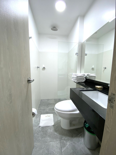 Bathroom 4, Seven Inn Hotel, Medellín