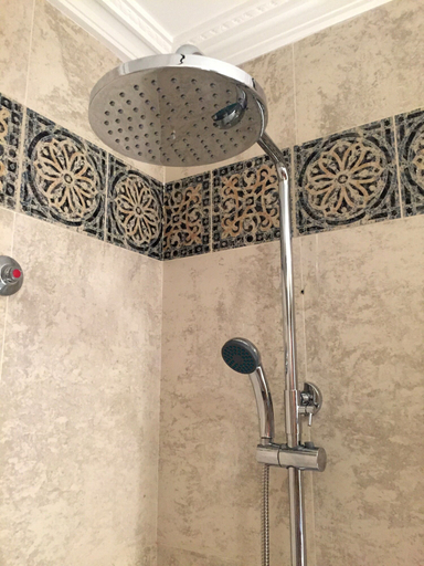 Bathroom 4, Hotel Juanito, Albacete