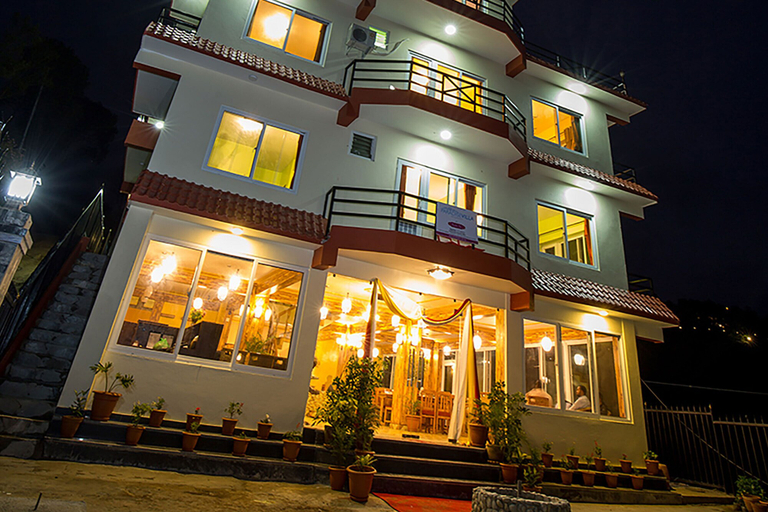 Exterior & Views