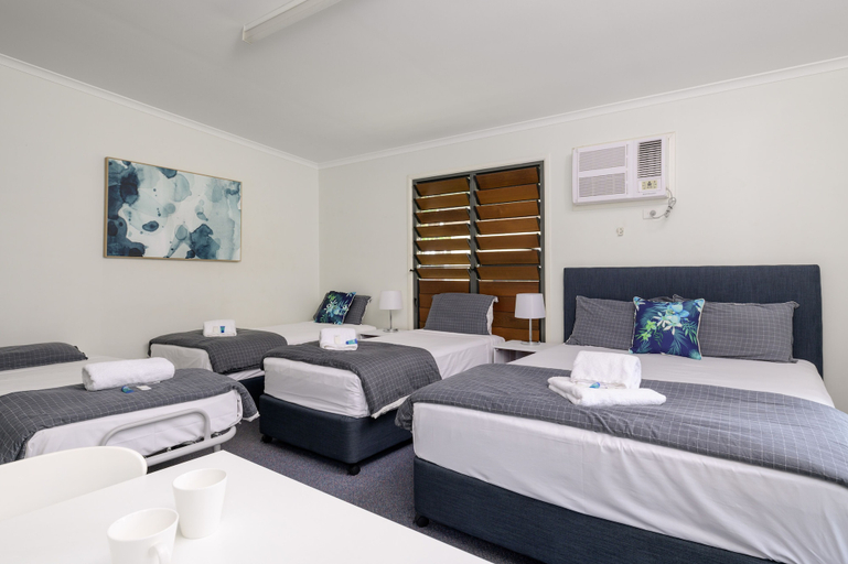 Bedroom 5, Tin Can Bay's Sleepy Lagoon Motel, Cooloola (excl. Gympie)
