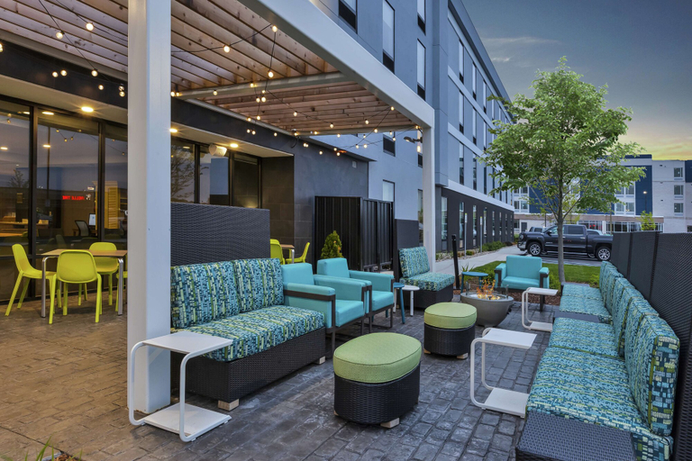 Food & Drinks 4, Home2 Suites by Hilton Holland, Ottawa