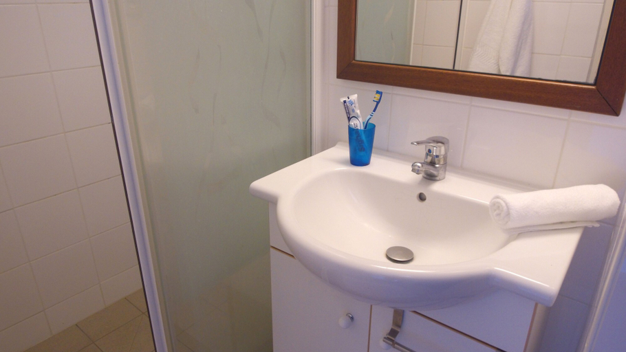 Bathroom, VVF Belle-Île-en-Mer, Le Palais, Morbihan