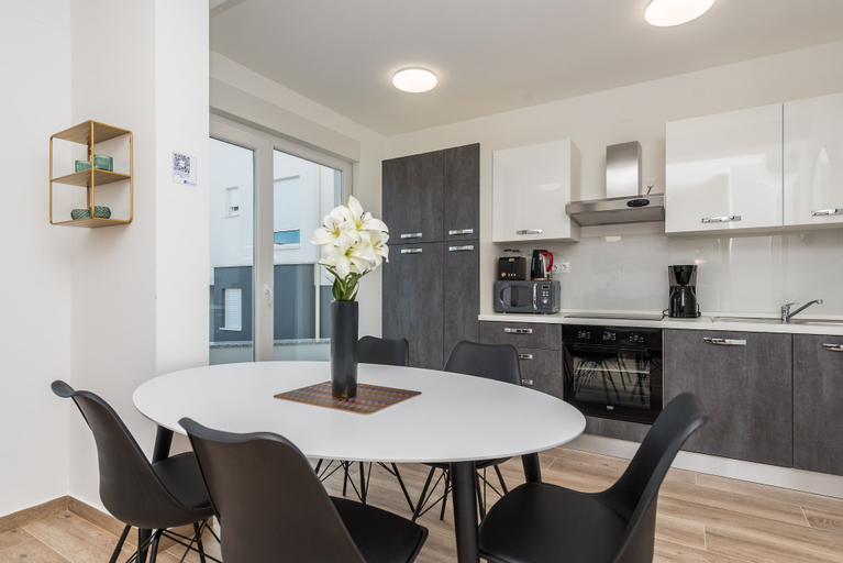 Others 5, Pool Apartments Banta B, Novalja