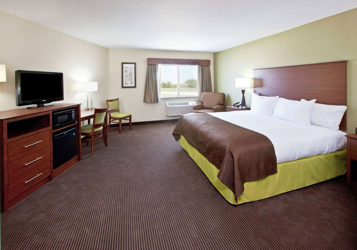 Bedroom 3, AmericInn by Wyndham Osage, Mitchell