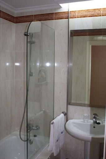 Bathroom 4, Hotel Las Sirenas, Lugo