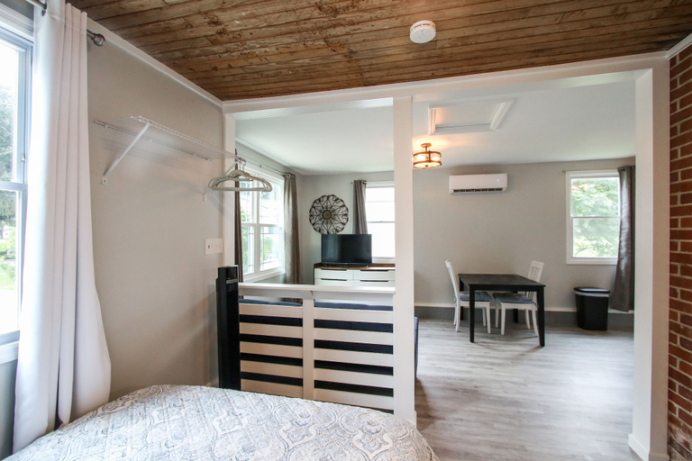 Bedroom 2, Historic Home for 7 with Apartment, Bryan