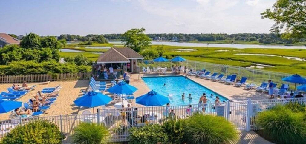 Bayside Resort Hotel, Barnstable