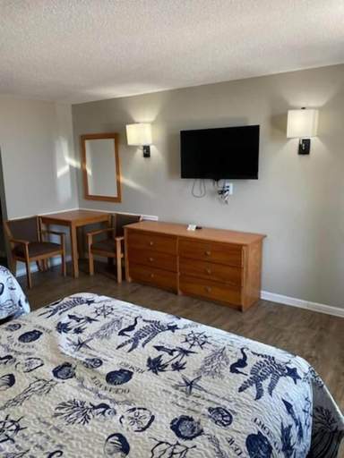 Bedroom 5, Oceanview Inn, Carteret