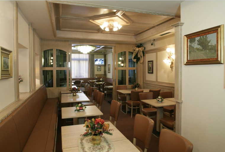 Food & Drinks 5, Liberty Malé, Trento