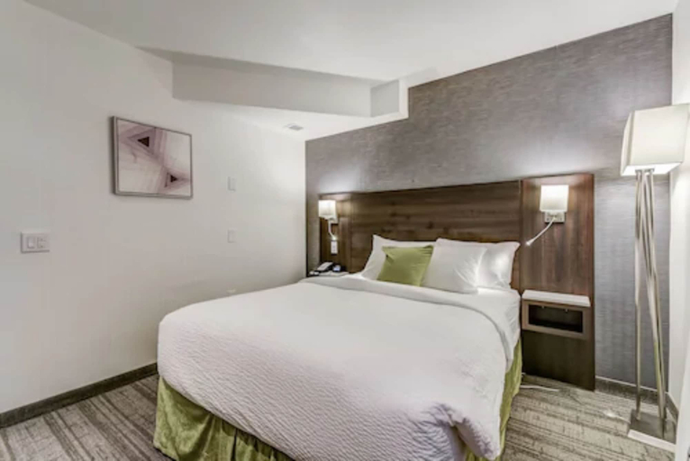 Bedroom 4, EST Hotel, Toronto