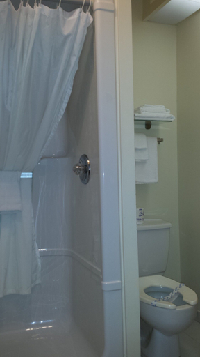 Bathroom 4, Hotel Nouvelle Frontière, Abitibi