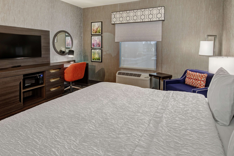 Bedroom 3, Hampton Inn Fresno Airport, Fresno