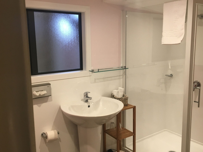 Bathroom 4, Shades of Arrowtown, Queenstown-Lakes