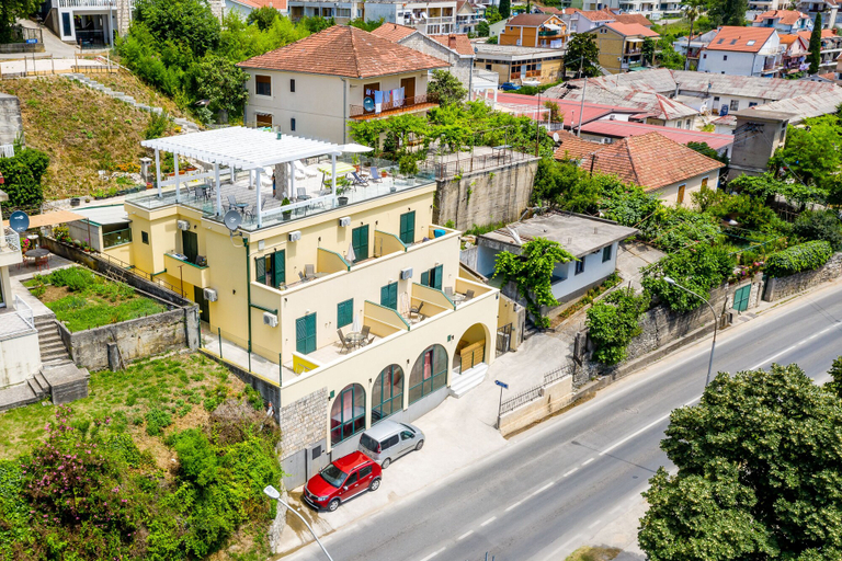 Others 4, Apartmani Bozinovic