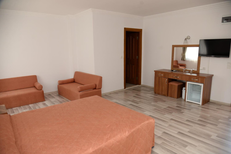 Bedroom 4, Karbel Hotel - All Inclusive, Fethiye