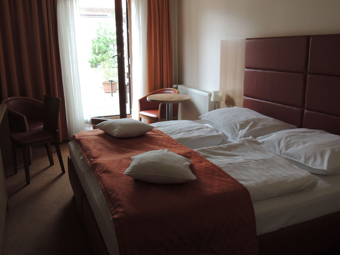 Bedroom 3, Hotel Club, Kežmarok