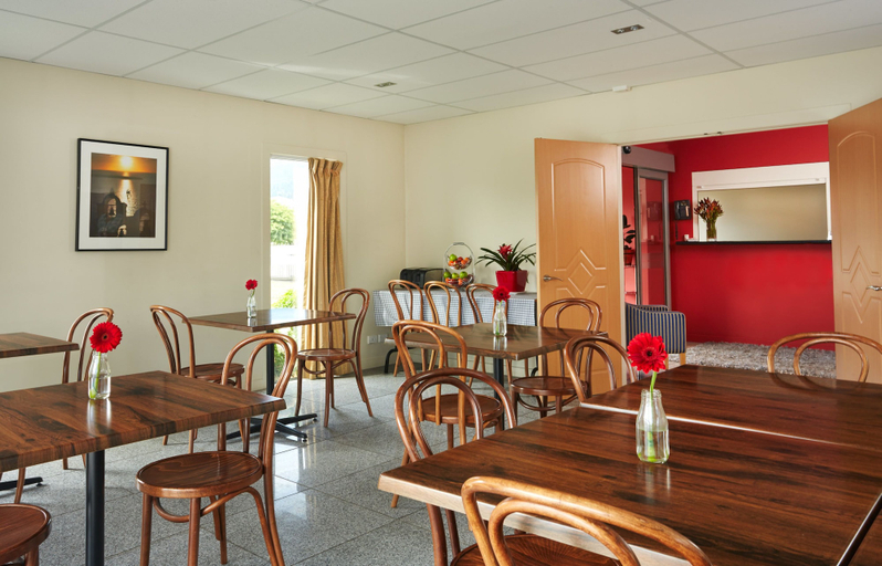 Food & Drinks 5, Saxton Lodge, Nelson
