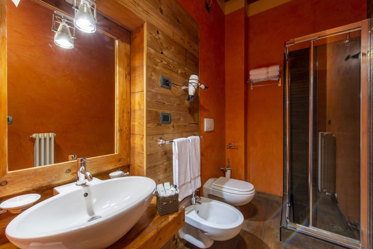 Bathroom 5, Re delle Alpi, Aosta