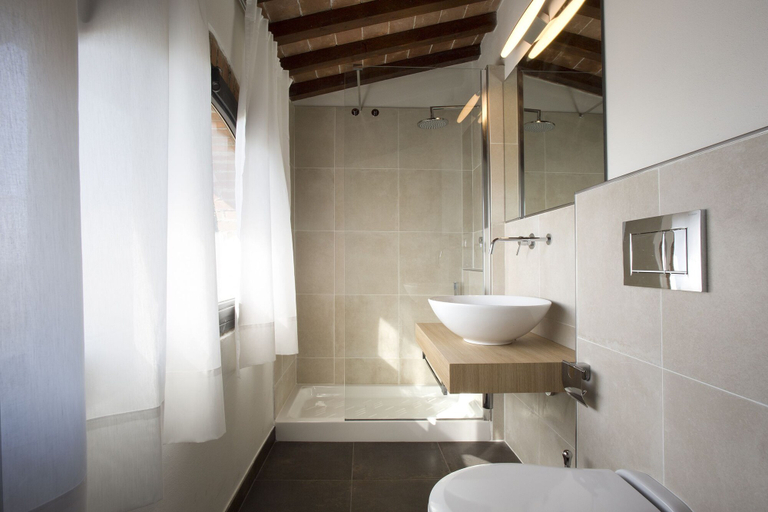 Bathroom 3, Quercia Al Poggio, Florence