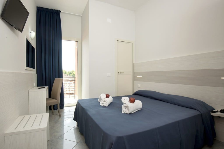 Bedroom 3, Hotel Scarlet, Rimini