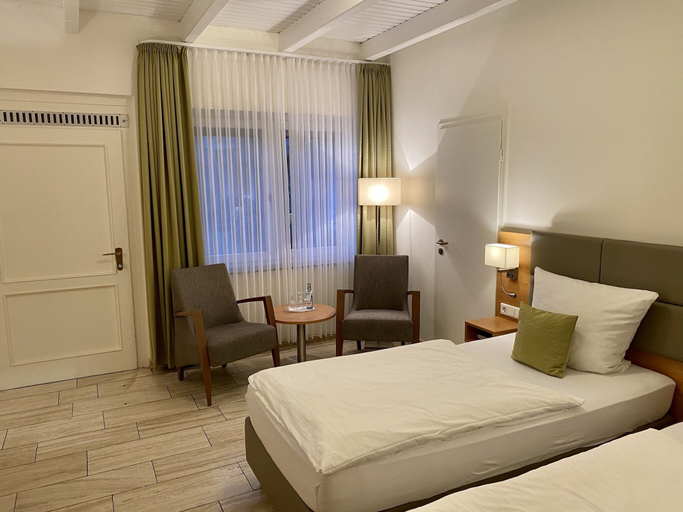 Bedroom 3, Waldhotel zum Bergsee Damme, Vechta