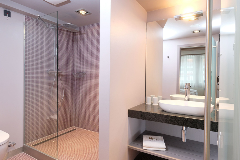 Bathroom 5, Zum Löwen Design Hotel Resort & Spa, Göttingen