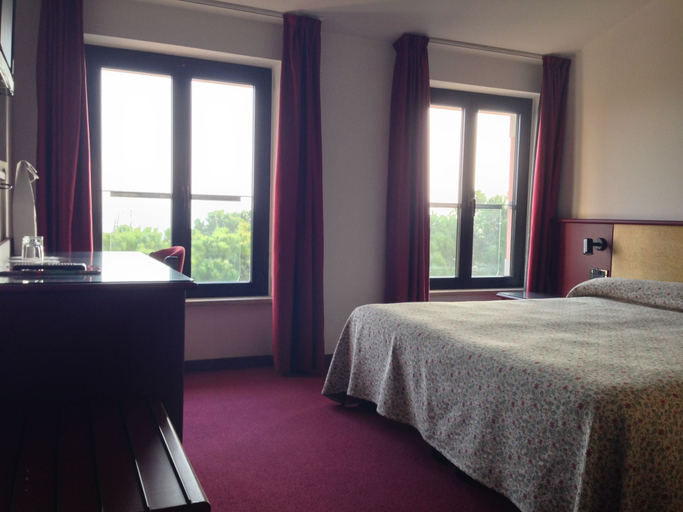 Bedroom 4, Plaza, Brescia