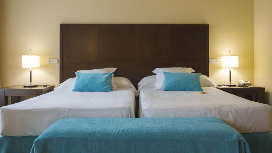 Bedroom 2, Grand Hotel Ciudad De Barbastro, Huesca
