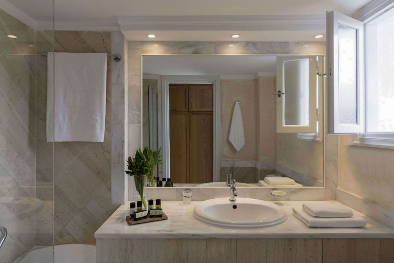 Bathroom 4, Mitsis Ramira, South Aegean