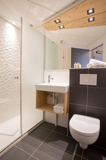 Bathroom 3, Urban Bivouac Hôtel Tolbiac Olympiades, Paris