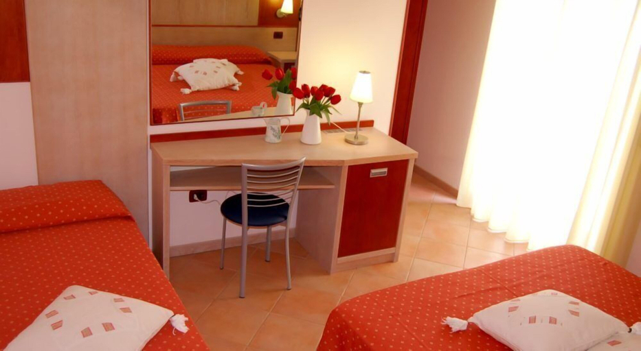 Bedroom 4, Hotel Europa, Cosenza