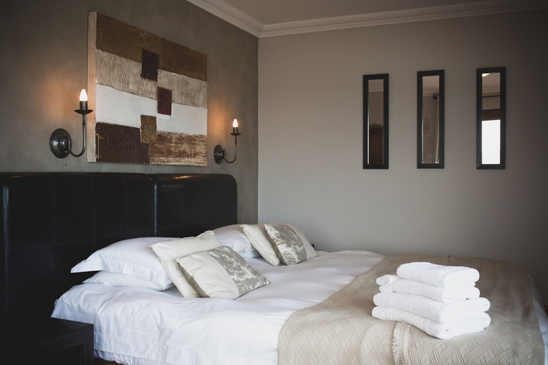Bedroom 2, Dolphin Dunes Guest House, Eden