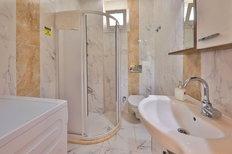 Bathroom 3, Duygu Apart, Kaş