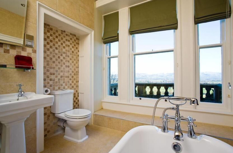 Bathroom 3, Castle House B&B, Denbighshire