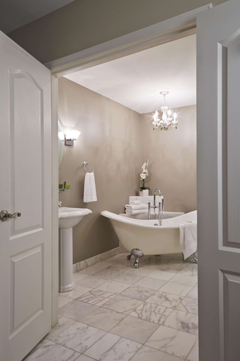 Bathroom 5, The Georgian Terrace Hotel, Atlanta