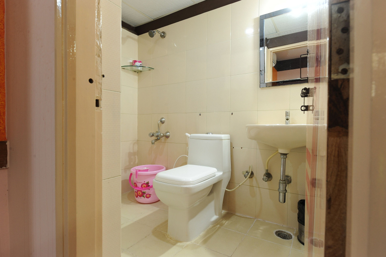 Bathroom 4, Arra transit, Bangalore