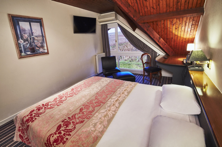 Bedroom 3, KYRIAD PRESTIGE BEAUNE - Le Panorama, Côte-d'Or