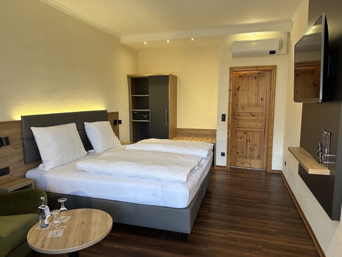Bedroom 4, Waldhotel zum Bergsee Damme, Vechta